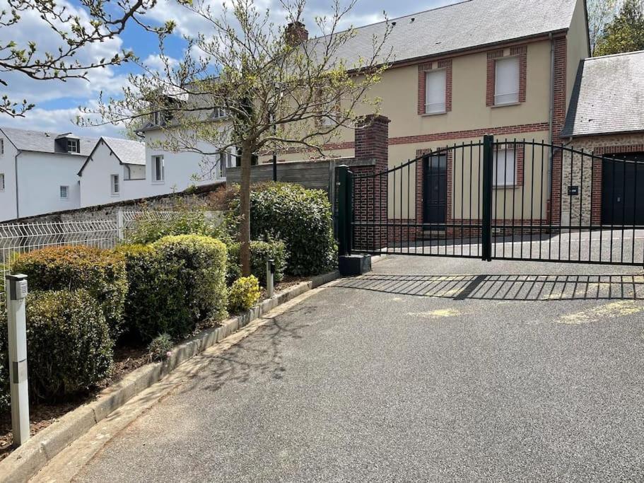 Beautiful Ground Floor 2 Bedroom Apartment Honfleur Exterior photo